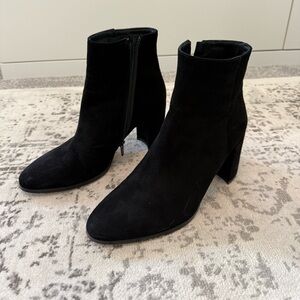 Le Chateau Italian Suede Black Women's Ankle Boots